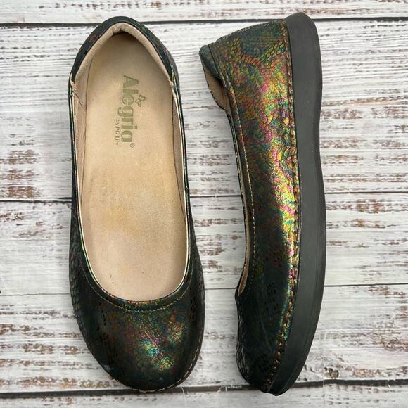 Alegria Petal Thrones Ballet Flats Size 8.5 Multicolor Oil Slick Snake Print - Picture 1 of 12